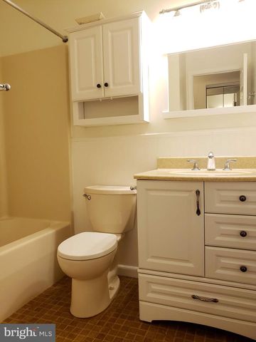 724 HILLCREST DR, Annapolis, MD 21409