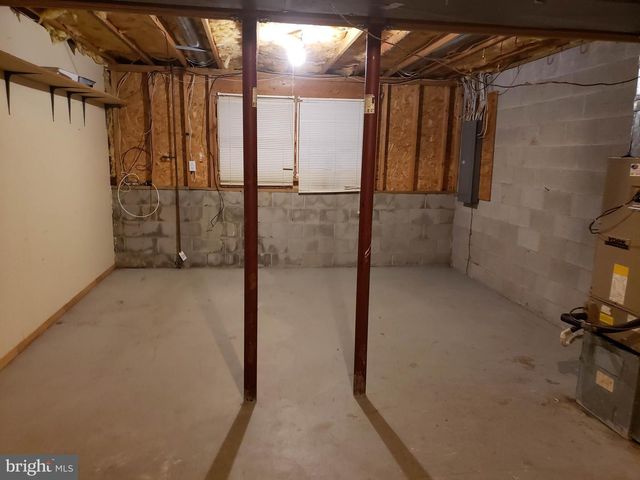 724 HILLCREST DR, Annapolis, MD 21409