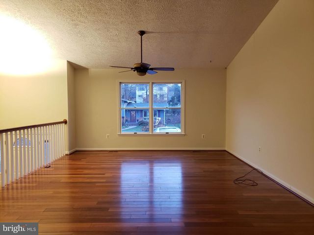 724 HILLCREST DR, Annapolis, MD 21409