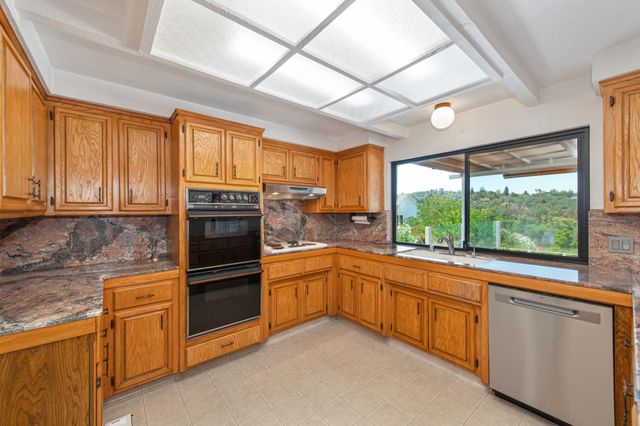 1386 Lakehills Dr, El Dorado Hills, CA 95762
