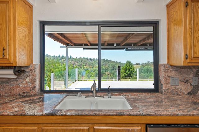 1386 Lakehills Dr, El Dorado Hills, CA 95762
