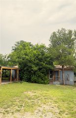 834 W Bell Ave, Rockdale, TX 76567
