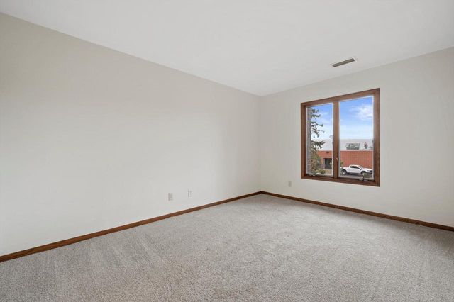 N84W15750 Ridge ROAD #204, Menomonee Falls, WI 53051