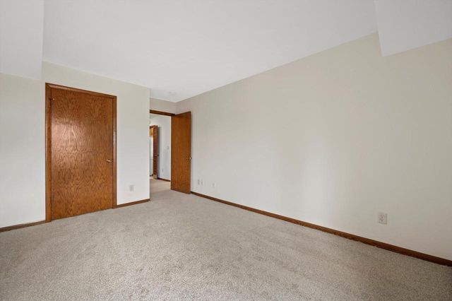 N84W15750 Ridge ROAD #204, Menomonee Falls, WI 53051