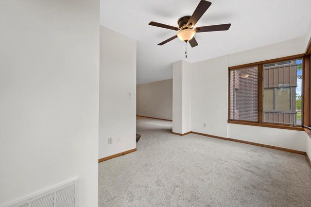 N84W15750 Ridge ROAD #204, Menomonee Falls, WI 53051