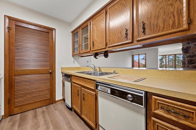 N84W15750 Ridge ROAD #204, Menomonee Falls, WI 53051