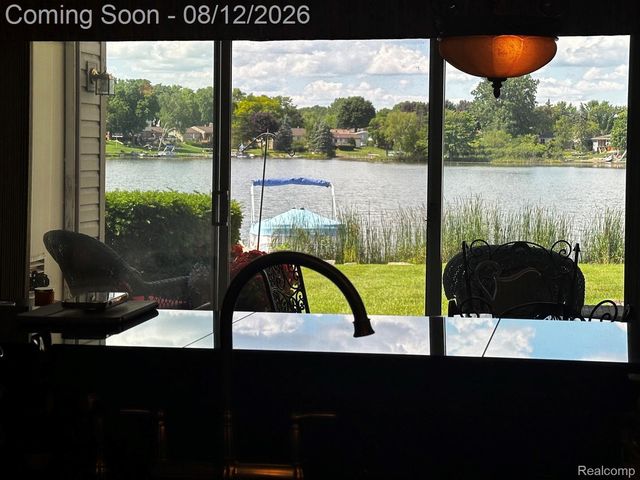 4932 Lake Point Drive, Waterford Charter Township, MI 48329