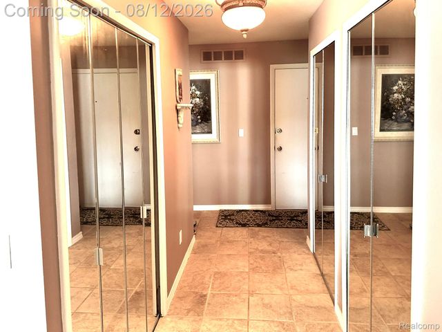 4932 Lake Point Drive, Waterford Charter Township, MI 48329