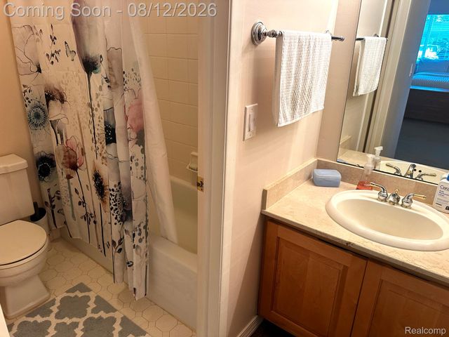 4932 Lake Point Drive, Waterford Charter Township, MI 48329
