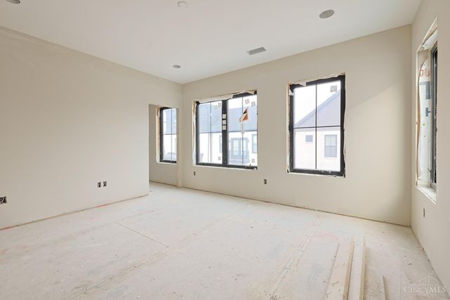 4236 Parkview Drive, Blue Ash, OH 45242