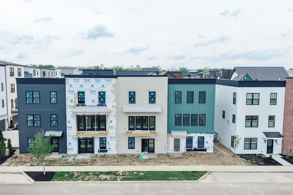 4236 Parkview Drive, Blue Ash, OH 45242
