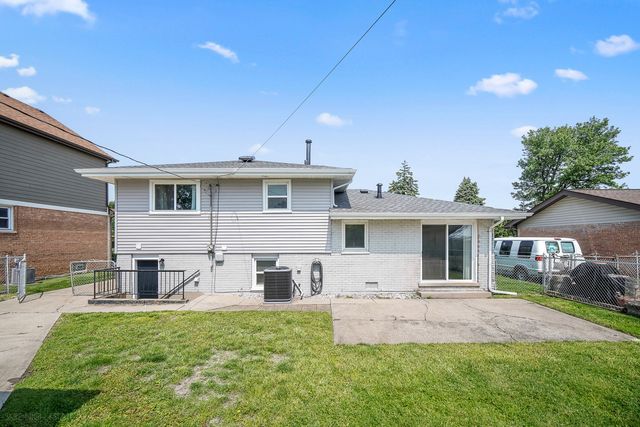 10403 Barnard Drive, Chicago Ridge, IL 60415