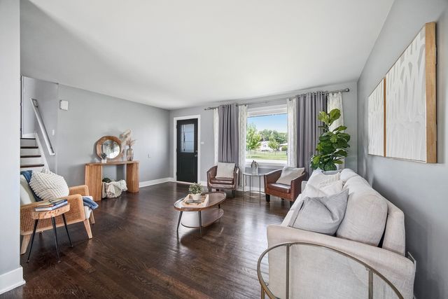 10403 Barnard Drive, Chicago Ridge, IL 60415