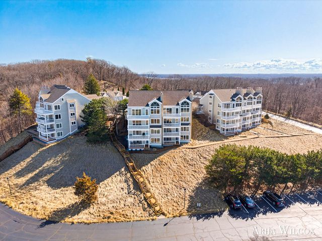 736 Spyglass Hill 27, Holland, MI 49424