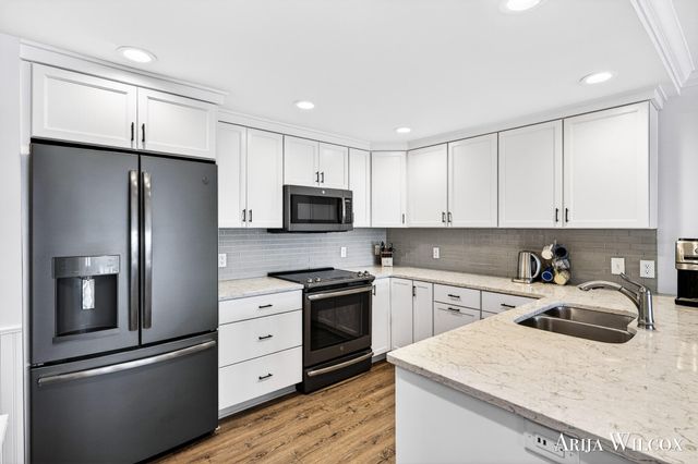 736 Spyglass Hill 27, Holland, MI 49424