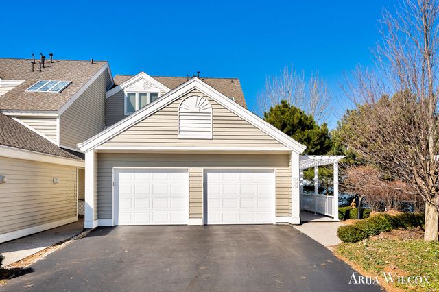 736 Spyglass Hill 27, Holland, MI 49424