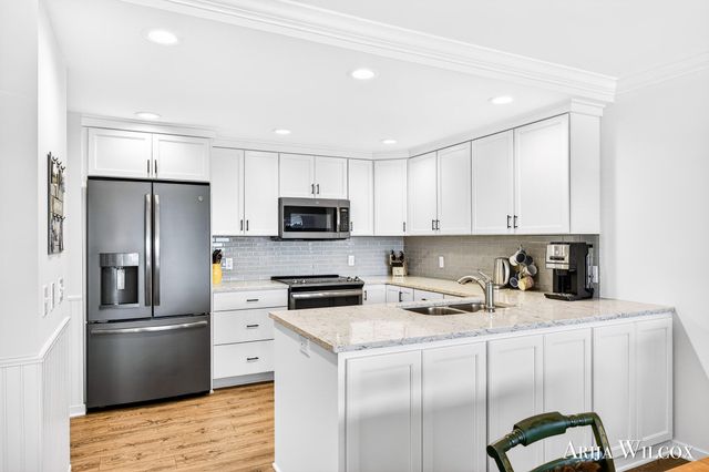 736 Spyglass Hill 27, Holland, MI 49424