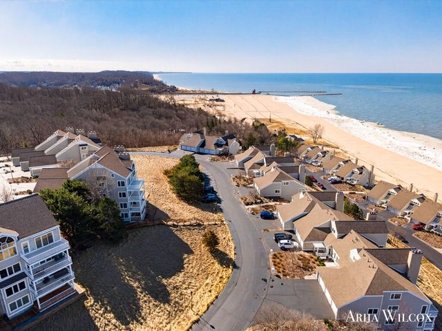 736 Spyglass Hill 27, Holland, MI 49424