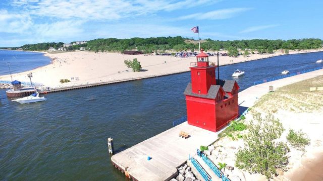 736 Spyglass Hill 27, Holland, MI 49424