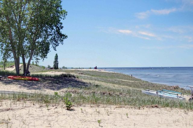 736 Spyglass Hill 27, Holland, MI 49424