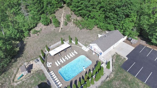 736 Spyglass Hill 27, Holland, MI 49424