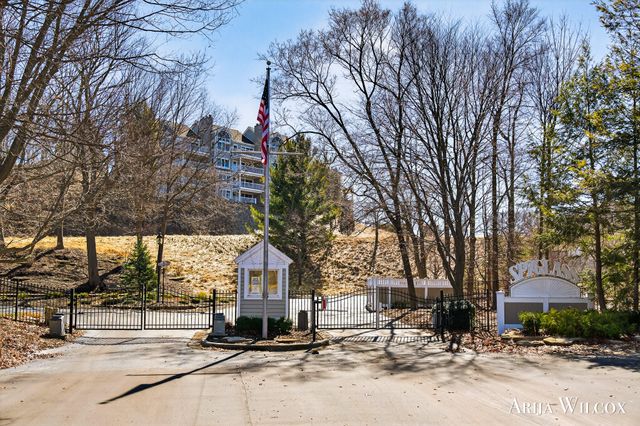 736 Spyglass Hill 27, Holland, MI 49424