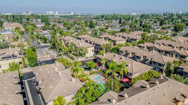 549 W Summerfield, Anaheim, CA 92802