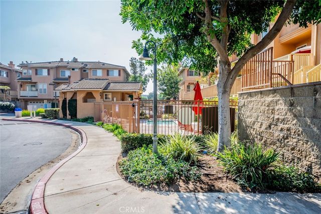 549 W Summerfield, Anaheim, CA 92802