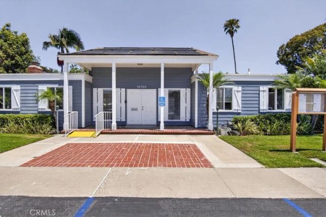 10207 Ascot Circle, Huntington Beach, CA 92646
