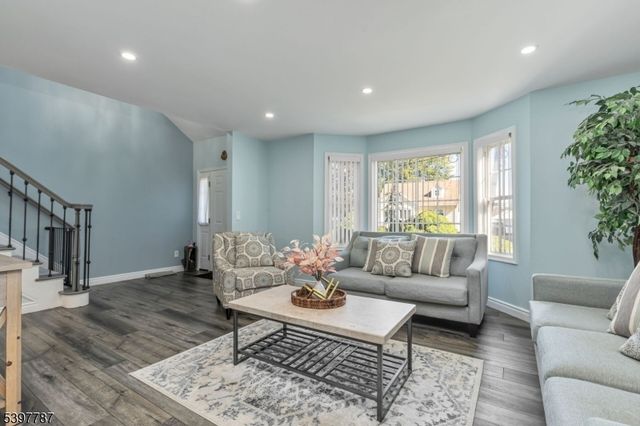 126 N 13Th St, Kenilworth Boro, NJ 07033