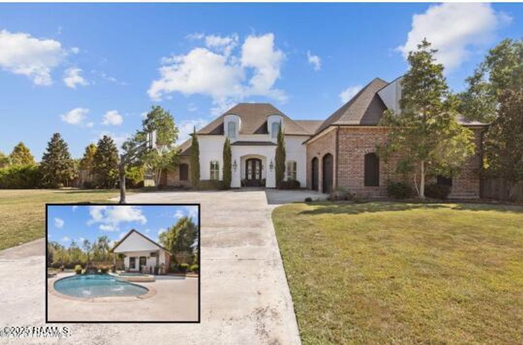 100 Sweetwater Creek Drive, Youngsville, LA 70592