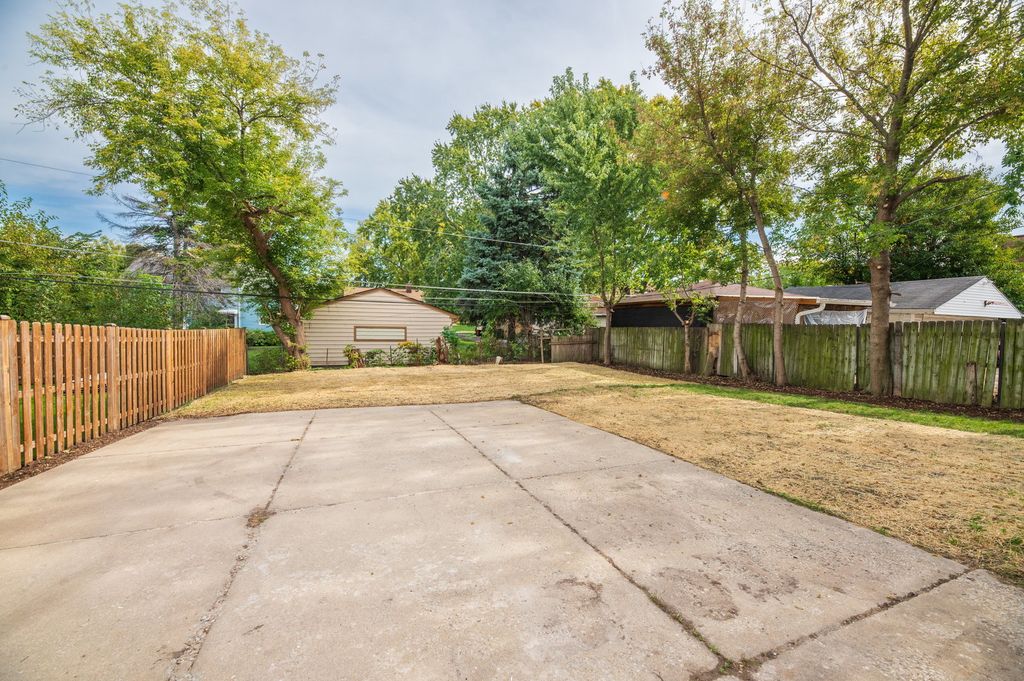 125 S Addison Road, Addison, IL 60101 — photo 4