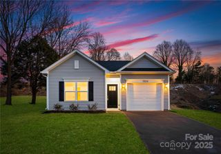 403 Groves Street, Lowell, NC 28098