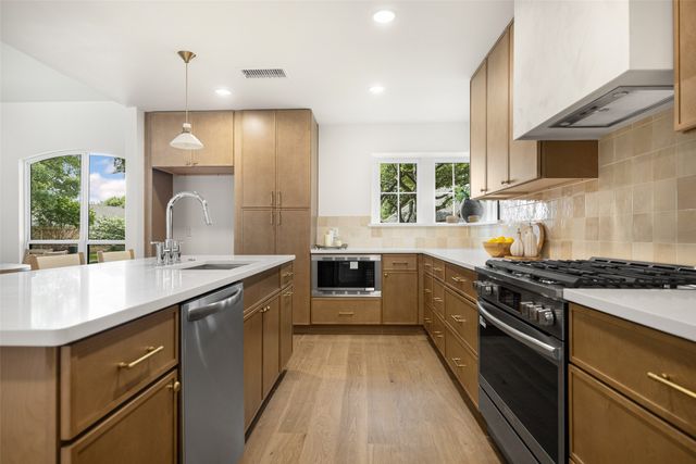 7335 Debbe Drive, Dallas, TX 75252