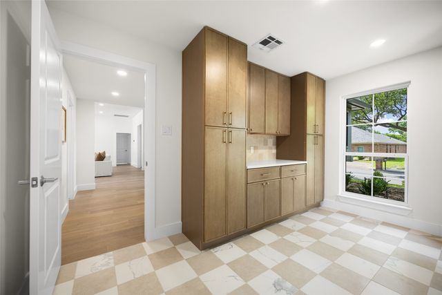 7335 Debbe Drive, Dallas, TX 75252