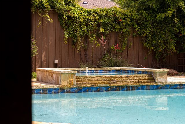 7335 Debbe Drive, Dallas, TX 75252