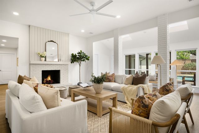 7335 Debbe Drive, Dallas, TX 75252