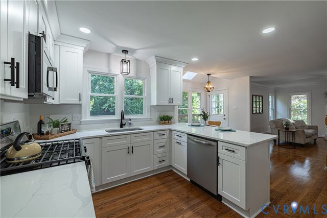 11403 Pineridge Ln, Midlothian, VA 23114