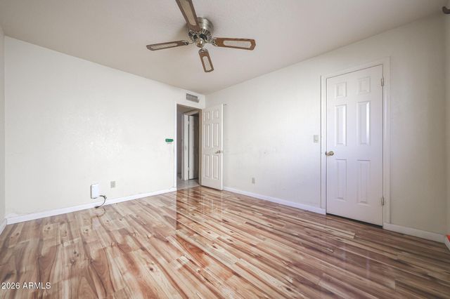 2966 W COMSTOCK Drive, Chandler, AZ 85224