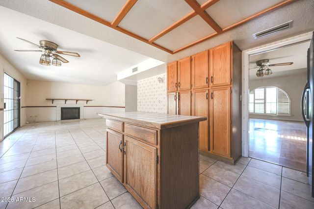 2966 W COMSTOCK Drive, Chandler, AZ 85224