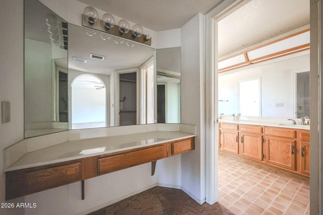 2966 W COMSTOCK Drive, Chandler, AZ 85224