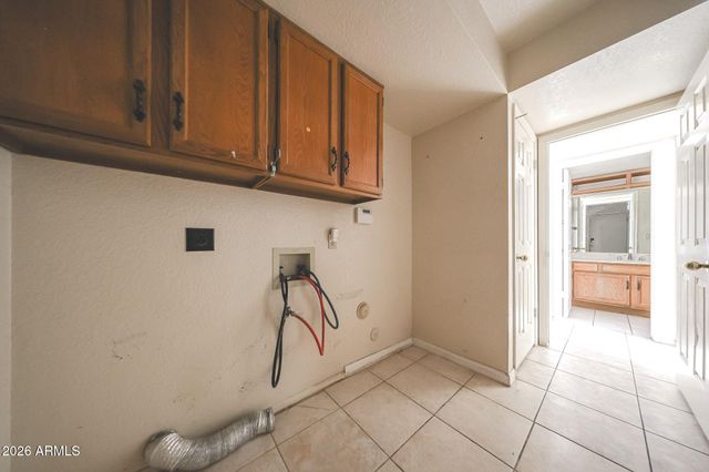 2966 W COMSTOCK Drive, Chandler, AZ 85224
