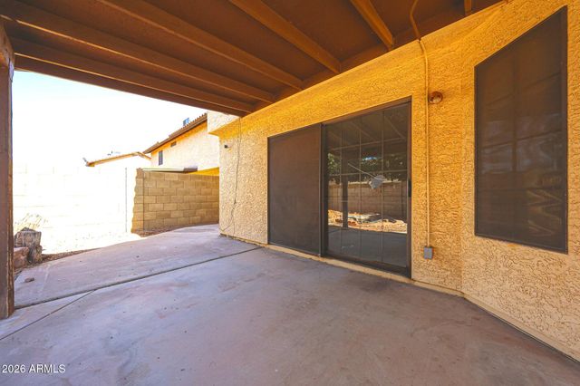 2966 W COMSTOCK Drive, Chandler, AZ 85224