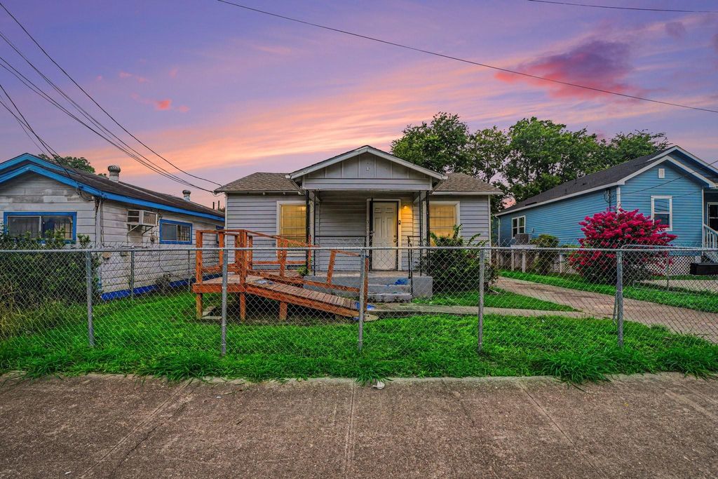 3107 Altoona Street, Houston, TX 77026
