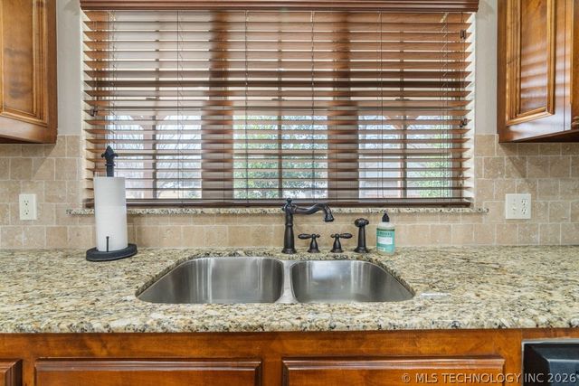 15120 Pelican Nest, Kingston, OK 73439