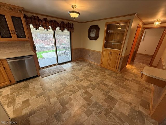 1728 State Route 39 NE, New Philadelphia, OH 44663