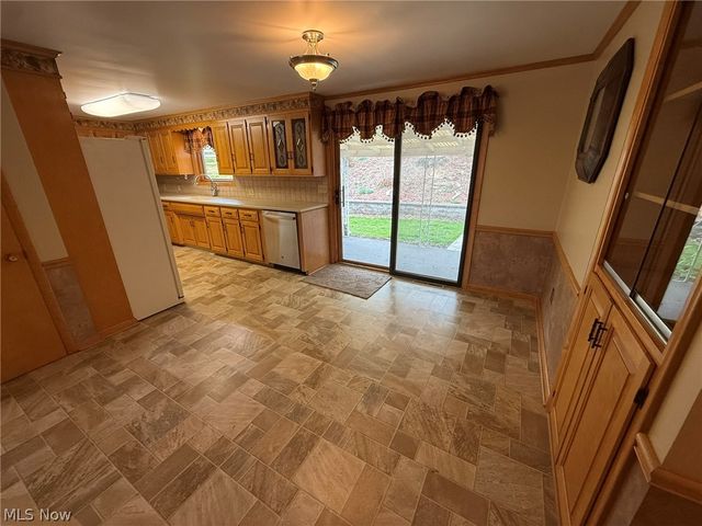 1728 State Route 39 NE, New Philadelphia, OH 44663