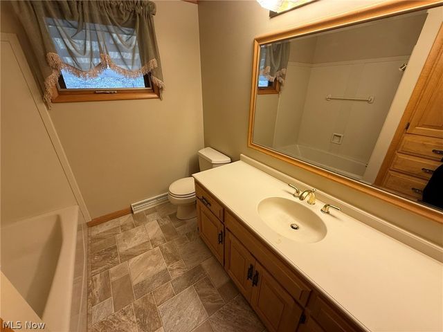 1728 State Route 39 NE, New Philadelphia, OH 44663