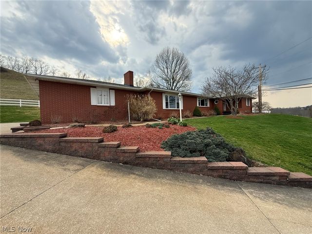 1728 State Route 39 NE, New Philadelphia, OH 44663