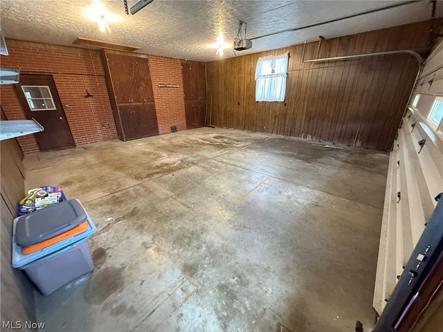 1728 State Route 39 NE, New Philadelphia, OH 44663